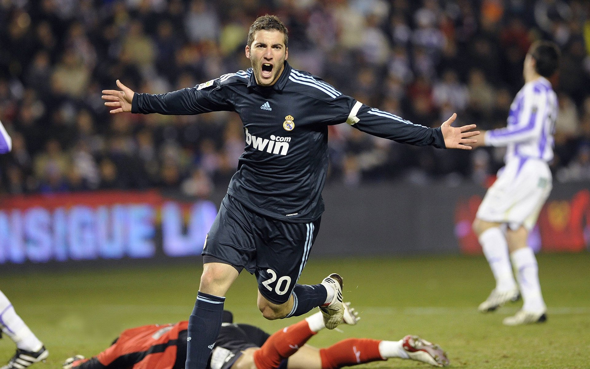 赛场背后：车手的日常训练与心理调节，职业车手训练